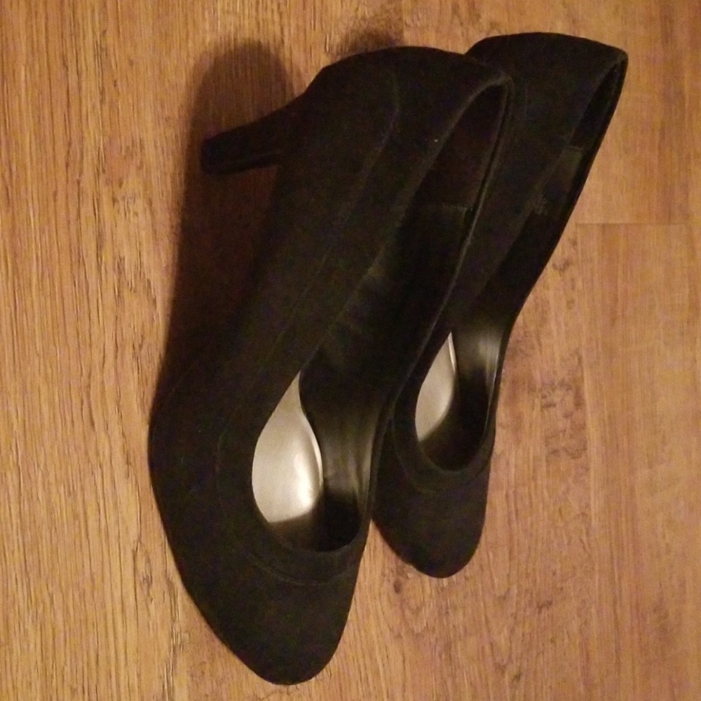 Black heels